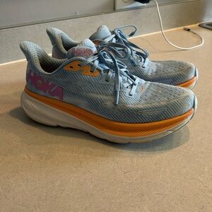 Hoka Tennis Shoes; Size 9; Clifton 9’s